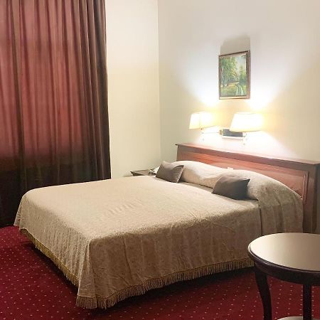 Reikartz Majestic Samarkand Hotel Buitenkant foto